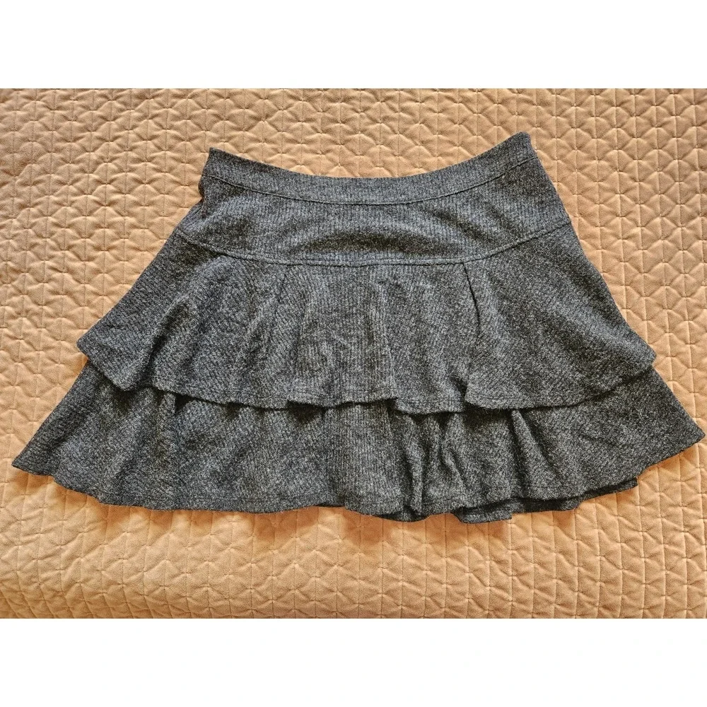 NWT THML by Anthropologie Gray Heathered Knit Side Zip Tiered Mini Skirt LG